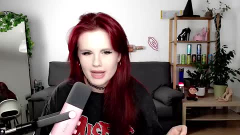 dellacrush_ online show from September 2025 05:35:02 PM