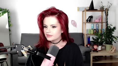 dellacrush_ online show from September 2025 05:25:02 PM