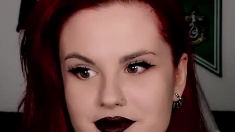 dellacrush_ online show from November 2025 06:29:02 PM