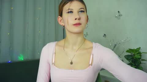 Katrin online show from December 2025 07:42:01 PM