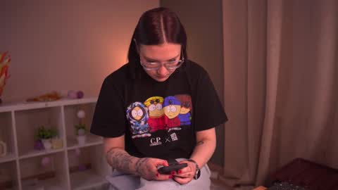 Snapshot of deloresramos chatting on December 2025 05:35:02 AM Hey hey Im Scally my first day here online show from December 2025 05:35:02 AM