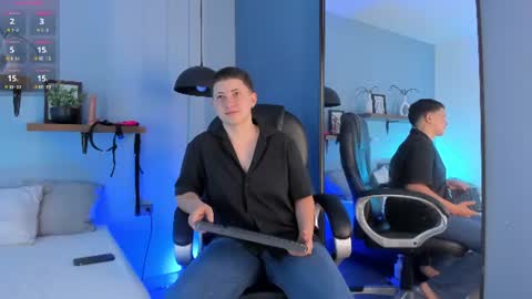 Snapshot of deluca_vega chatting on July 2026 12:10:01 PM Deluca Vega online show from July 2026 12:10:01 PM