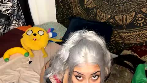 Snapshot of deluxxxeblu chatting on December 2024 12:38:01 AM TankinBody online show from December 2024 12:38:01 AM