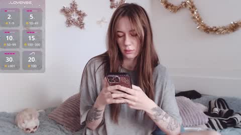 Snapshot of demiamour chatting on December 2024 11:00:01 AM Demi. not your babybabebb and other shit online show from December 2024 11:00:01 AM