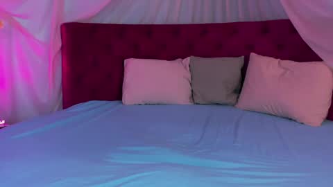 demianenglen online show from May 2026 03:33:01 AM