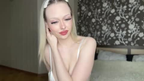 Demi online show from December 2025 11:59:01 AM