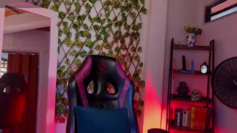 Snapshot of demimoore222 chatting on March 2025 07:49:02 PM DEMI online show from March 2025 07:49:02 PM