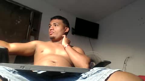 Snapshot of demol_latin chatting on May 2026 03:43:01 PM MASTER DAV online show from May 2026 03:43:01 PM