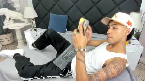 Denis Carpenter online show from November 2025 07:28:01 PM