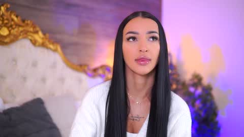 denisedevilles online show from January 2025 08:30:02 AM