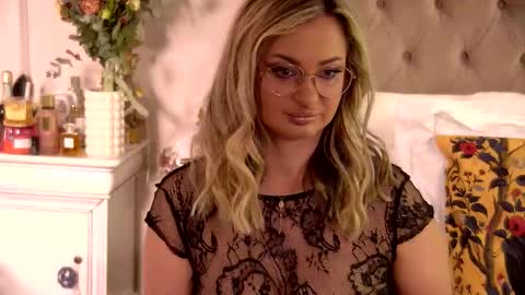 Snapshot of denisseperry chatting on September 2025 09:29:02 PM Ela online show from September 2025 09:29:02 PM