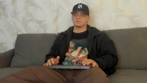 Snapshot of dennis_munera chatting on December 2024 10:52:01 AM dennis munera online show from December 2024 10:52:01 AM