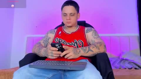 Snapshot of dennis_munera chatting on September 2025 11:01:02 AM dennis munera online show from September 2025 11:01:02 AM