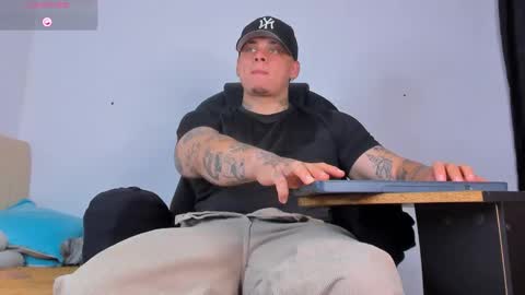 Snapshot of dennis_munera chatting on October 2025 12:02:02 PM dennis munera online show from October 2025 12:02:02 PM