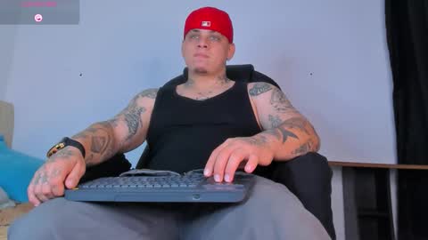 Snapshot of dennis_munera chatting on October 2025 02:15:01 PM dennis munera online show from October 2025 02:15:01 PM