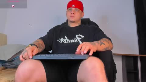 Snapshot of dennis_munera chatting on October 2025 10:45:02 AM dennis munera online show from October 2025 10:45:02 AM