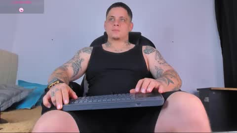 Snapshot of dennis_munera chatting on October 2025 09:52:01 AM dennis munera online show from October 2025 09:52:01 AM