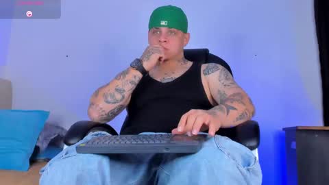 Snapshot of dennis_munera chatting on October 2025 02:38:01 PM dennis munera online show from October 2025 02:38:01 PM