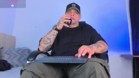 Snapshot of dennis_munera chatting on October 2025 11:57:02 AM dennis munera online show from October 2025 11:57:02 AM