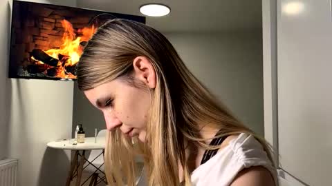 Denni online show from March 2026 04:58:02 PM