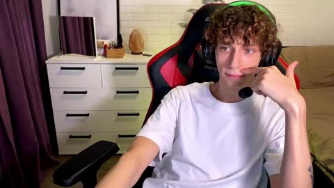 Snapshot of denobluora chatting on December 2024 08:16:01 PM Jasper online show from December 2024 08:16:01 PM