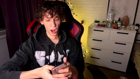 Snapshot of denobluora chatting on December 2024 02:12:02 AM Jasper online show from December 2024 02:12:02 AM