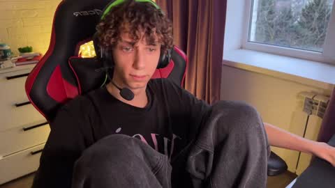 Snapshot of denobluora chatting on December 2024 01:27:02 PM Jasper online show from December 2024 01:27:02 PM