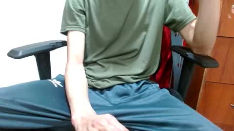 Snapshot of dereck1986 chatting on December 2025 09:27:01 AM dereck online show from December 2025 09:27:01 AM