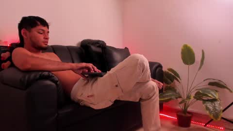 Snapshot of dereck_g chatting on June 2026 08:51:02 PM dereck_g online show from June 2026 08:51:02 PM