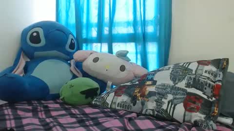 derek_44 online show from April 2026 09:28:02 PM