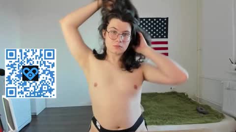 Snapshot of derek_shameless chatting on November 2025 11:31:02 AM Derek online show from November 2025 11:31:02 AM