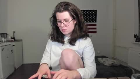 Snapshot of derek_shameless chatting on November 2025 03:02:01 PM Derek online show from November 2025 03:02:01 PM