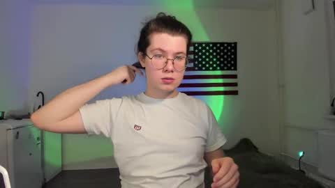 Snapshot of derek_shameless chatting on December 2025 06:47:02 PM Derek online show from December 2025 06:47:02 PM