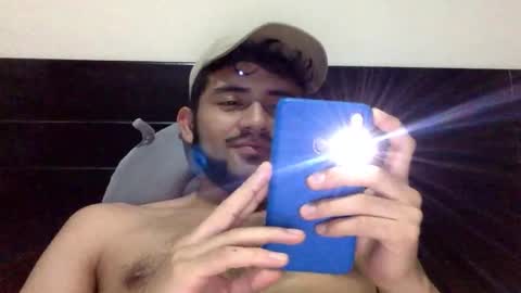 Snapshot of derek_smiith chatting on February 2026 04:40:02 AM Derek smiith online show from February 2026 04:40:02 AM