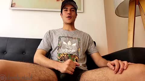 Snapshot of derek_stud_ chatting on December 2024 04:27:01 PM Derek independent model online show from December 2024 04:27:01 PM