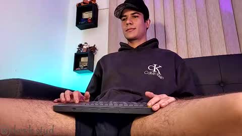 Snapshot of derek_stud_ chatting on October 2025 04:33:01 AM Derek independent model online show from October 2025 04:33:01 AM