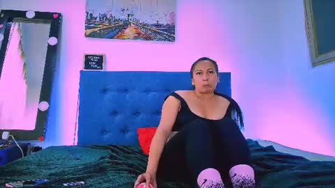 Snapshot of derly_milf chatting on July 2026 09:02:01 PM derly_milf online show from July 2026 09:02:01 PM