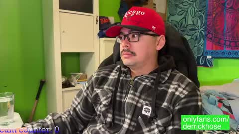 Snapshot of derrick_hose chatting on January 2025 03:18:02 PM Derrick Hose online show from January 2025 03:18:02 PM