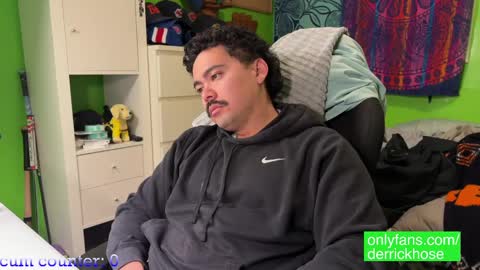 Snapshot of derrick_hose chatting on February 2025 01:24:01 AM Derrick Hose online show from February 2025 01:24:01 AM