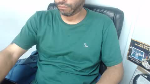 Snapshot of derrik_ chatting on November 2025 12:49:02 PM online show from November 2025 12:49:02 PM