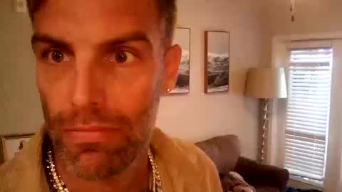 Snapshot of desertan20 chatting on October 2025 04:39:01 PM Tall and Handsome online show from October 2025 04:39:01 PM