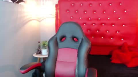 Snapshot of designturbate chatting on December 2024 11:07:02 PM Designturbate online show from December 2024 11:07:02 PM