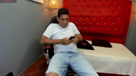 Snapshot of designturbate chatting on February 2025 10:48:01 PM Designturbate online show from February 2025 10:48:01 PM