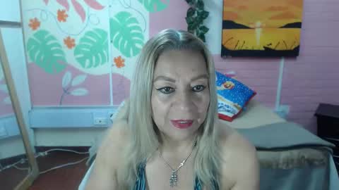 VALERIA online show from December 2025 04:01:01 PM