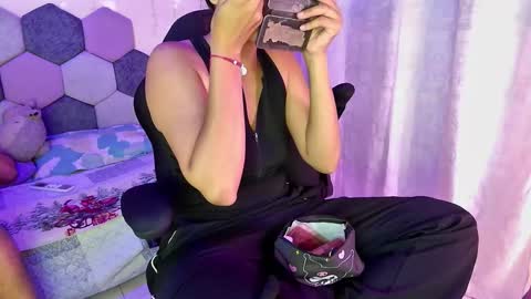 TORI AND MR. BEAR online show from December 2025 06:14:02 PM