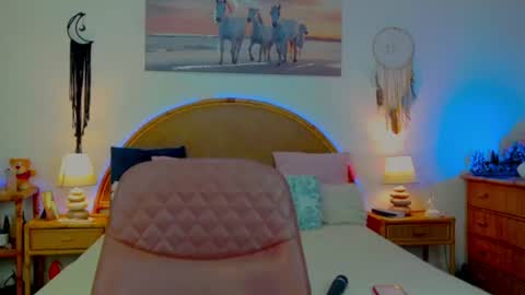 HellenMoon online show from June 2026 08:13:01 AM