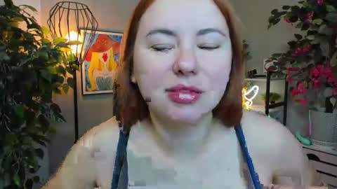 LAYLA online show from October 2025 06:22:02 AM