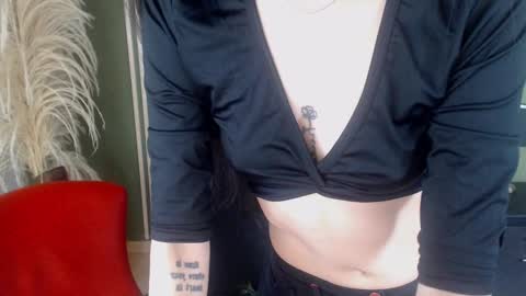 Snapshot of desiring__angel chatting on January 2025 09:04:01 PM Desiring Angel online show from January 2025 09:04:01 PM