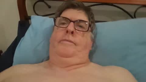 Desmon1958 online show from April 2026 06:19:02 PM