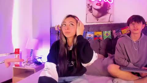 Snapshot of destello_xxx chatting on June 2026 08:04:01 PM Destello online show from June 2026 08:04:01 PM